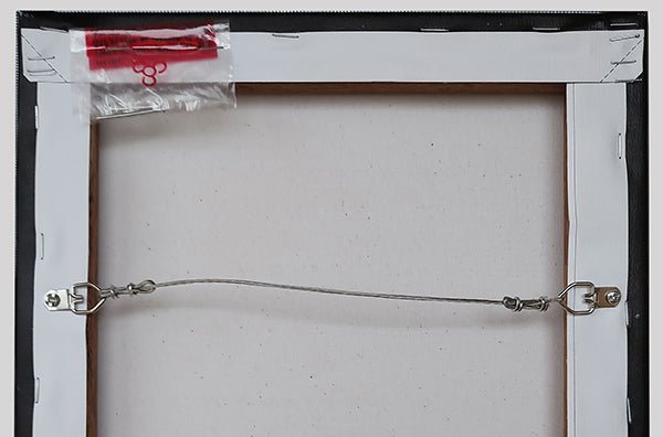 Canvas back - hanging hardware